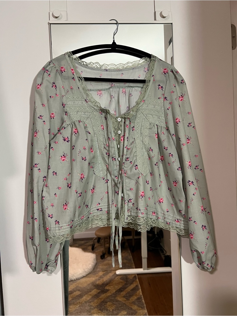 Sage Green Floral Lace Box Cut Cotton Blouse Tie Front Boho Cottagecore M